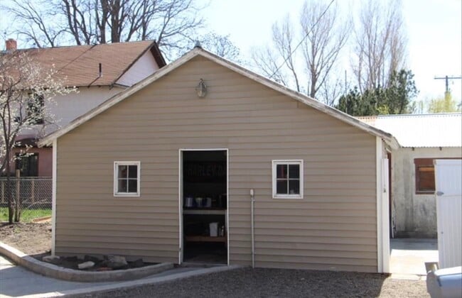 Building Photo - 385 E 2nd S St