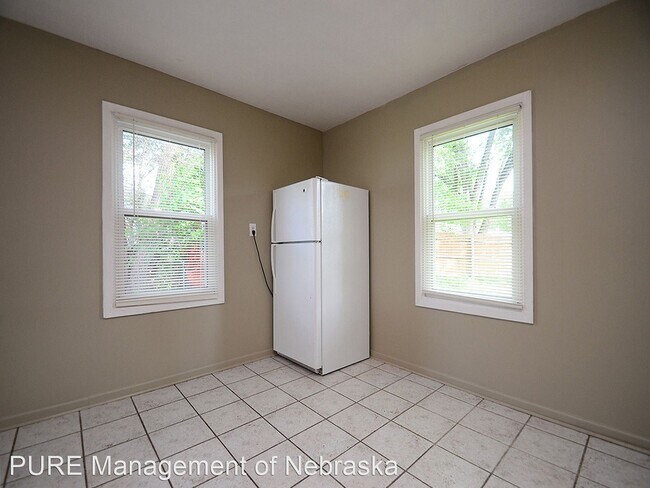 Building Photo - 2 br, 1.5 bath House - 1410 Lindwood Dr