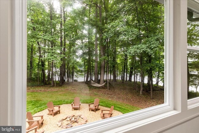 Building Photo - 4386 Lakewood Dr