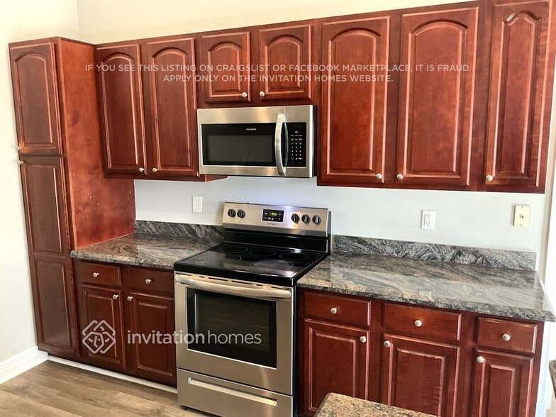 Building Photo - 1462 SW California Blvd