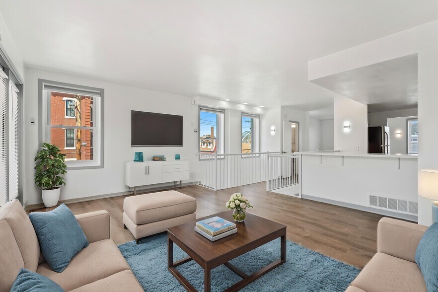 Living room view - 2500 Sarah St