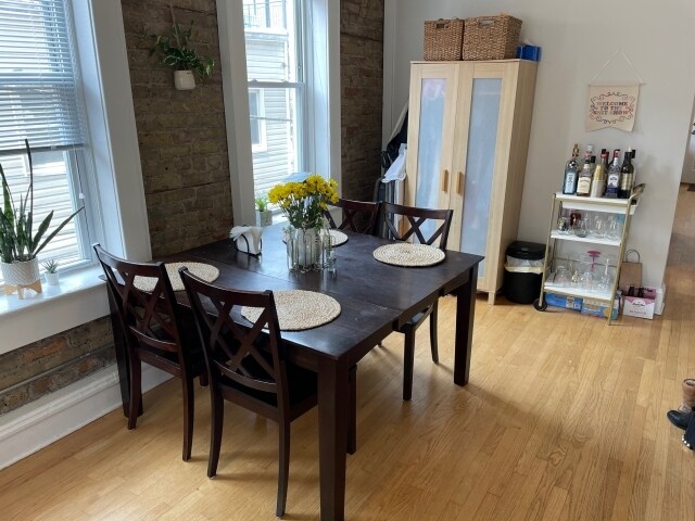 Building Photo - 1746 W Beach Ave