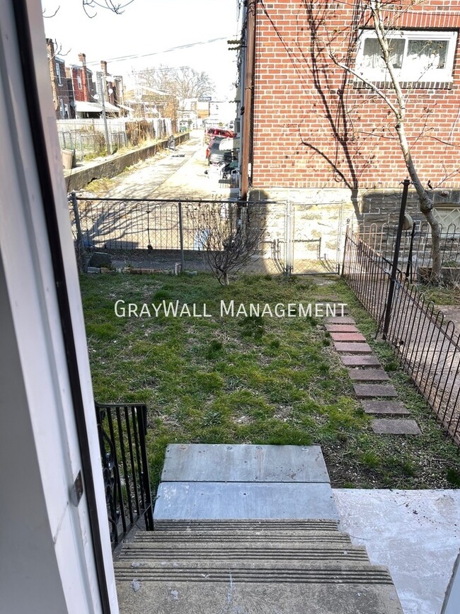 Building Photo - 4715 Benner St