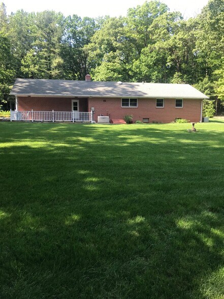 Back of house - 1507 Armacost Rd