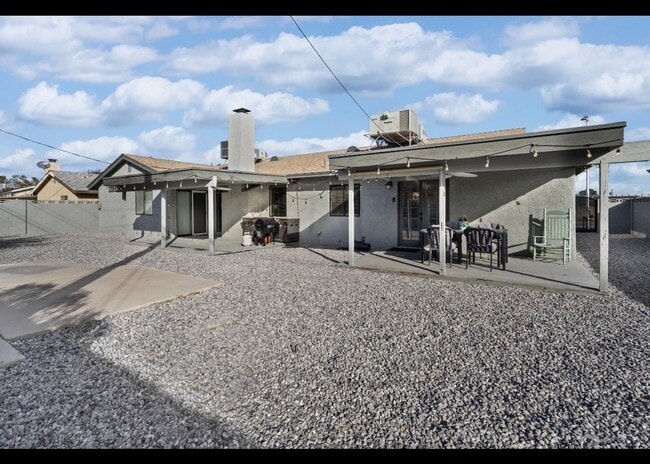 Building Photo - Fully Furnished Executive Rental in Las Ve...