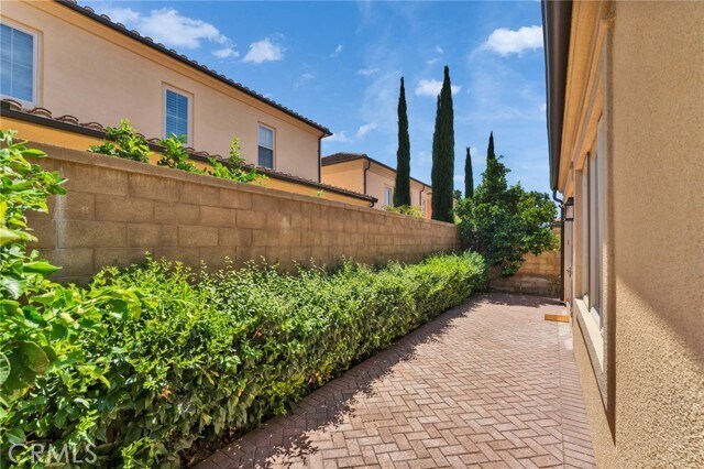 Building Photo - 72 Cactus Flower
