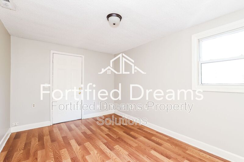 Building Photo - 3614 Yale Ave