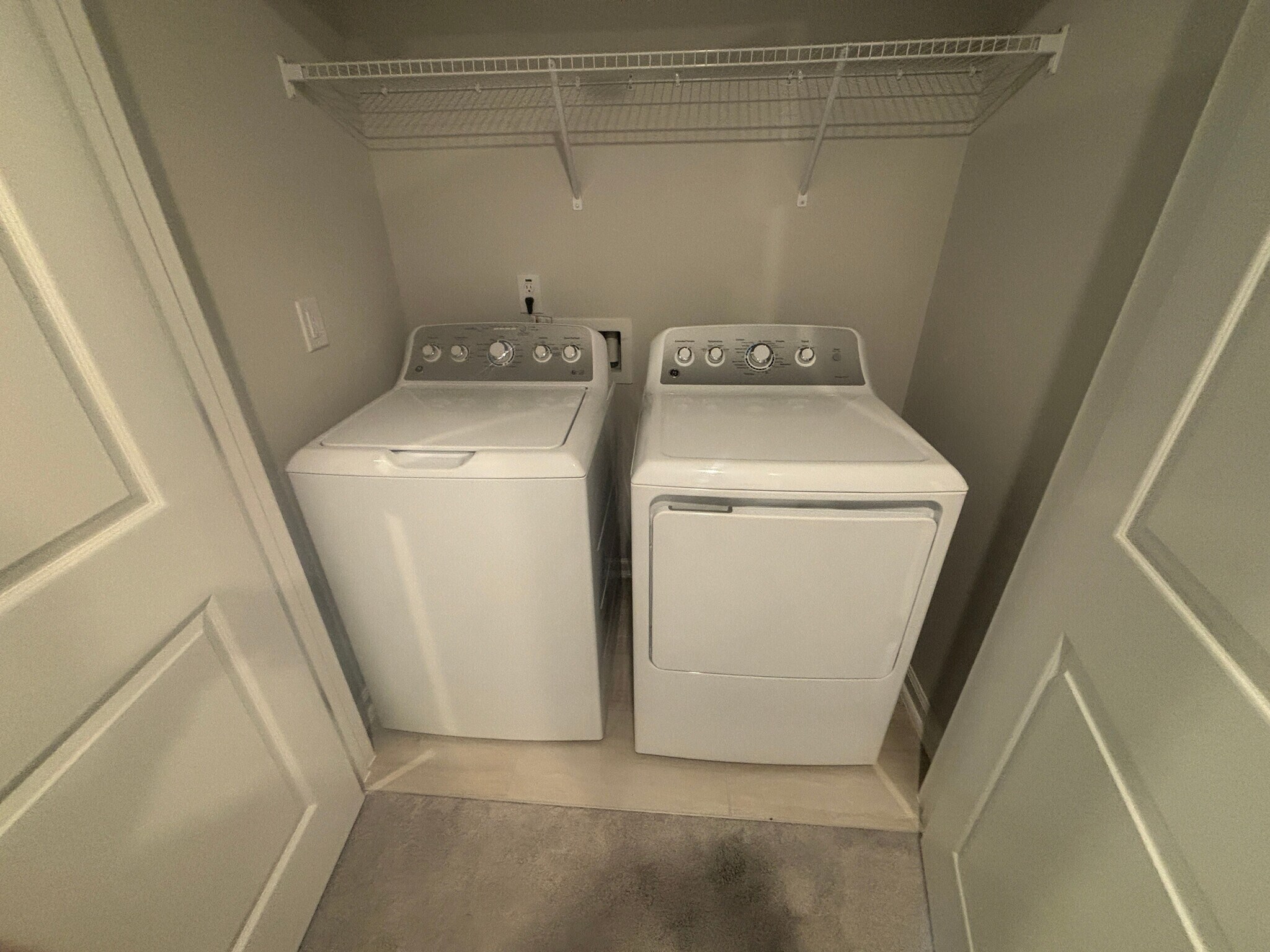 Building Photo - Room in Townhome on Poe Farm Ave