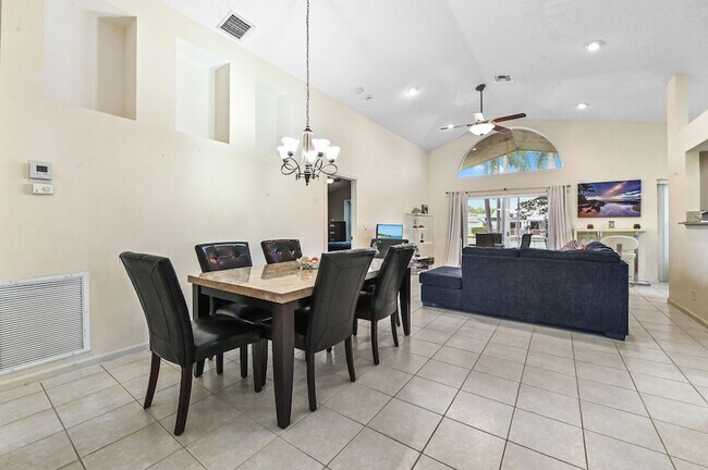 Building Photo - 2241 Soundings Ct