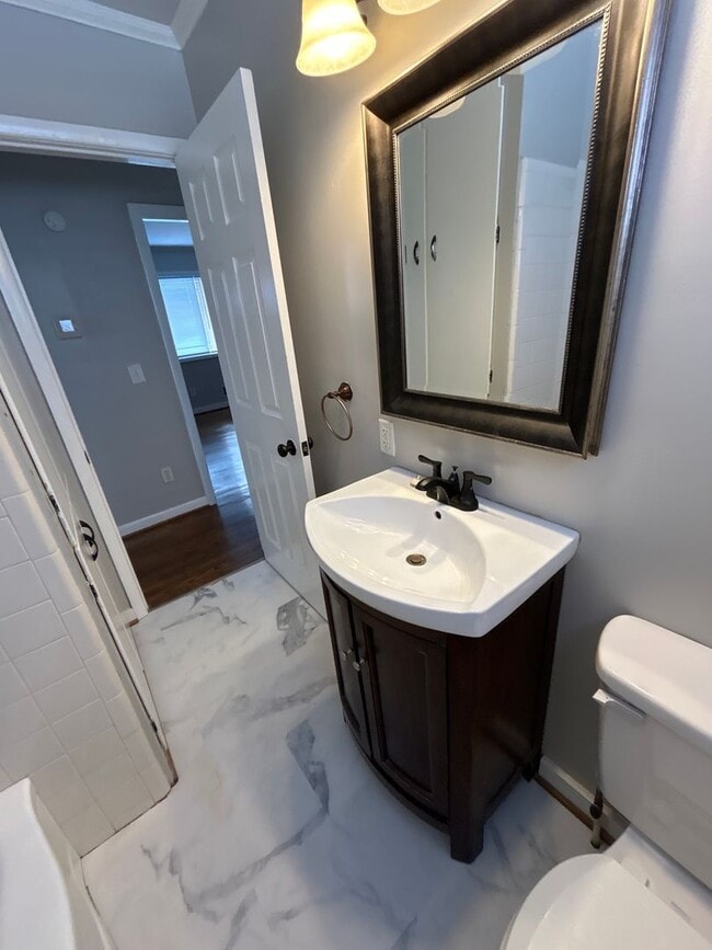 Building Photo - 3 BR 2 BA House with Garage