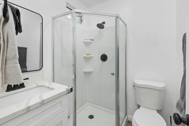 Building Photo - 5590 Shasta Ln