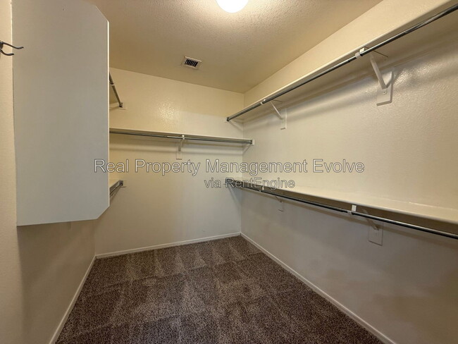 Building Photo - 1021 W Park Ave