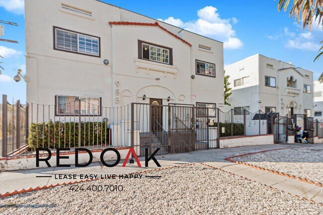 Building Photo - 975 S Oxford Ave