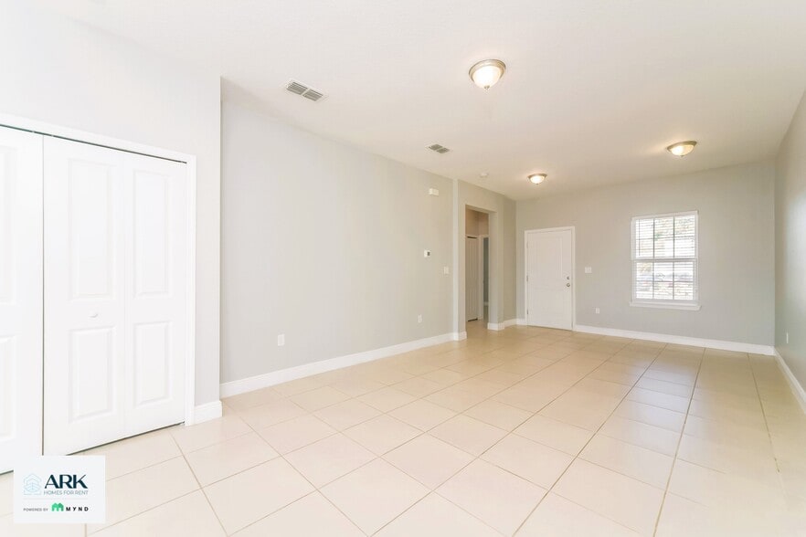 Building Photo - 530 Imperial Pl
