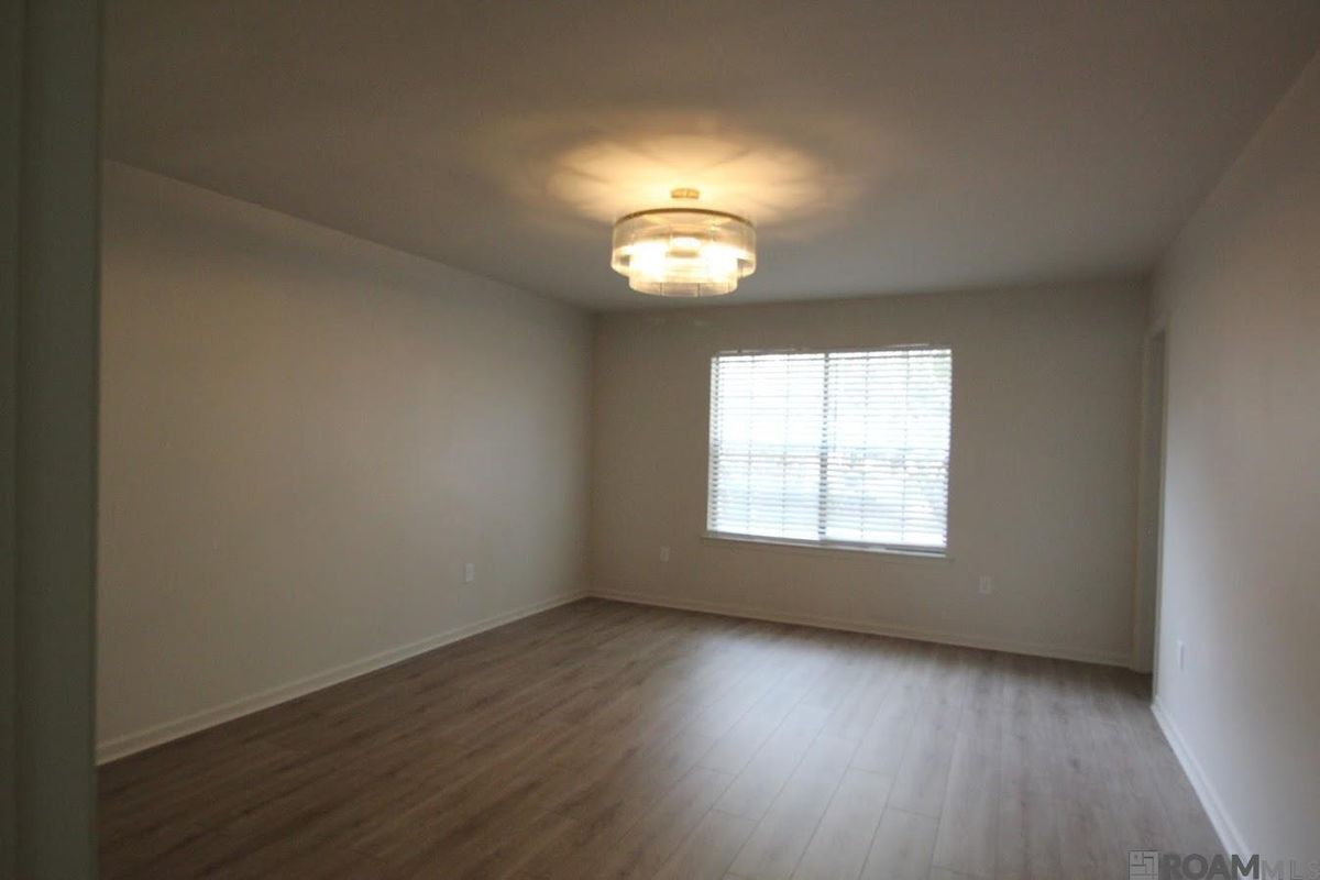 Building Photo - 10111 Jefferson Hwy