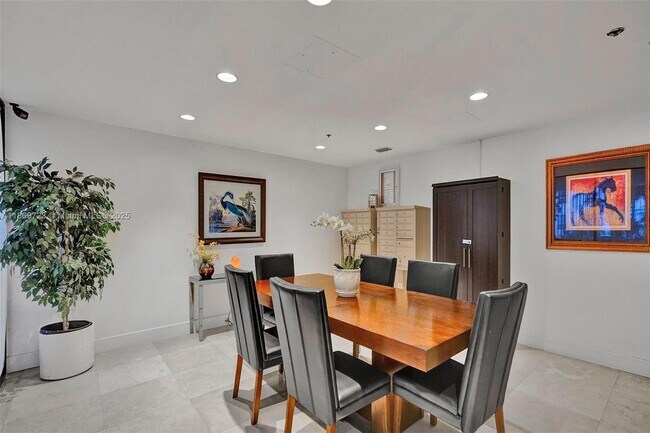 Building Photo - 9300 Bay Harbor Terrace