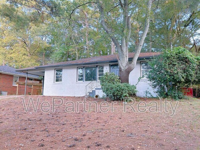 Building Photo - 2744 Fairlane Dr SE