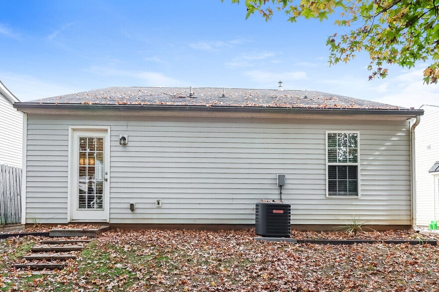 Building Photo - 633 Tribune Dr