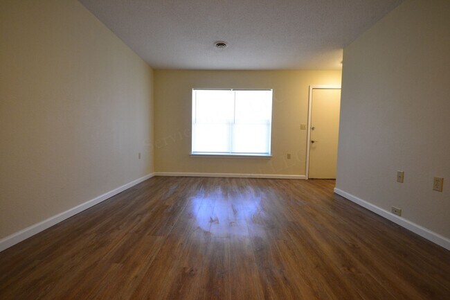 Building Photo - Greenfield Apartments