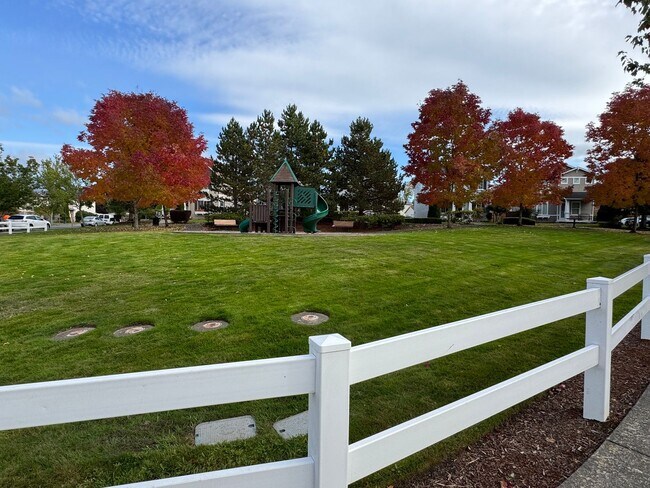 Building Photo - 5330 Larrabee Way