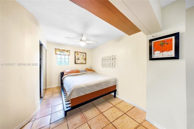 Building Photo - 1840 Tigertail Ave