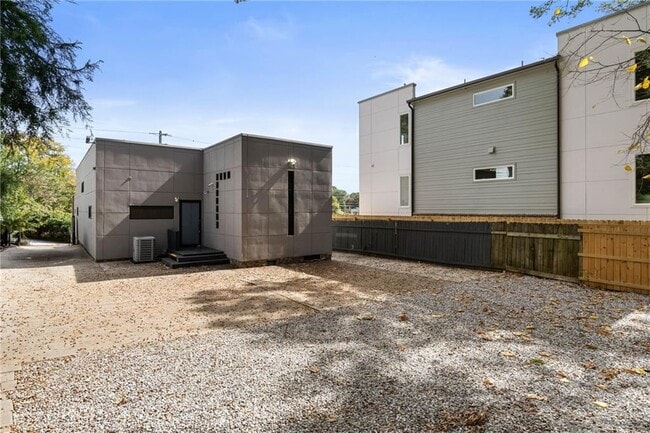Building Photo - 175 Moreland Ave SE