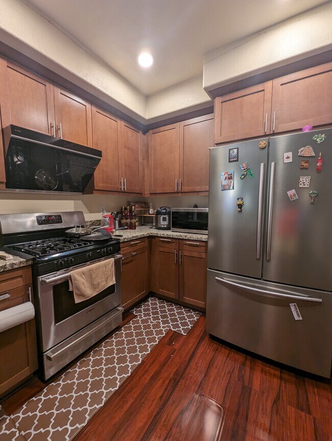 Building Photo - 764 Grandview Ter