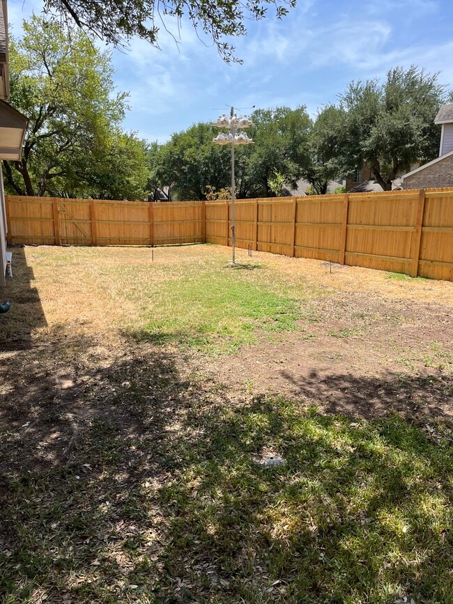 Building Photo - 1801 Dapplegrey Ln