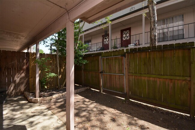 Building Photo - 12633 Memorial Dr