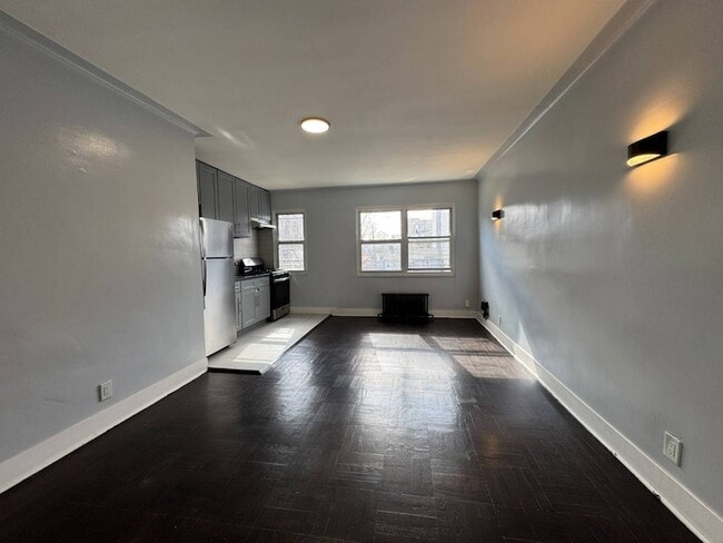 Building Photo - 1254 White Plains Rd