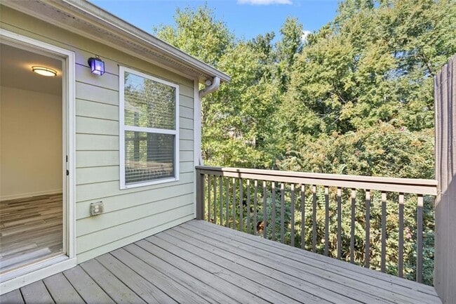 Building Photo - 4228 Laurel Creek Ct SE