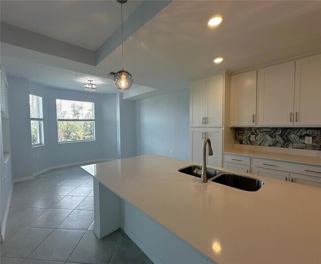 Building Photo - 14211 Heritage Landing Blvd