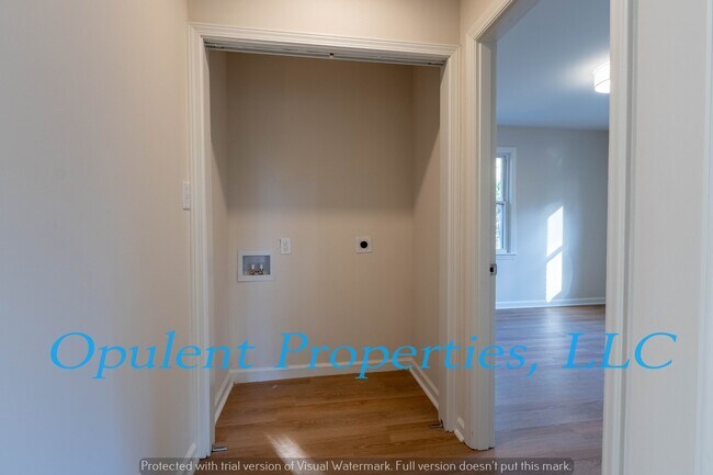 Building Photo - 834 Savage Rd