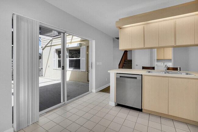 Building Photo - 8156 Chelsea 56c Ct
