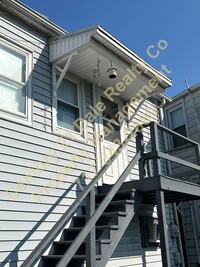 Building Photo - One Bedroom One Bath Apartment with ALL UT...