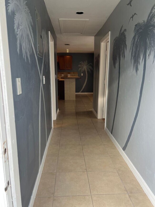 Building Photo - 128 Eucalyptus Ct