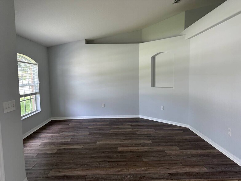 Building Photo - 1535 Heartwellville St NW