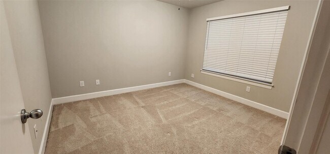 Building Photo - 11608 Main Ash Dr