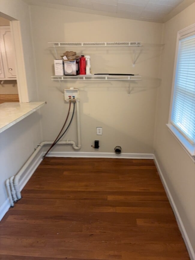 Building Photo - 220 Mauldin St