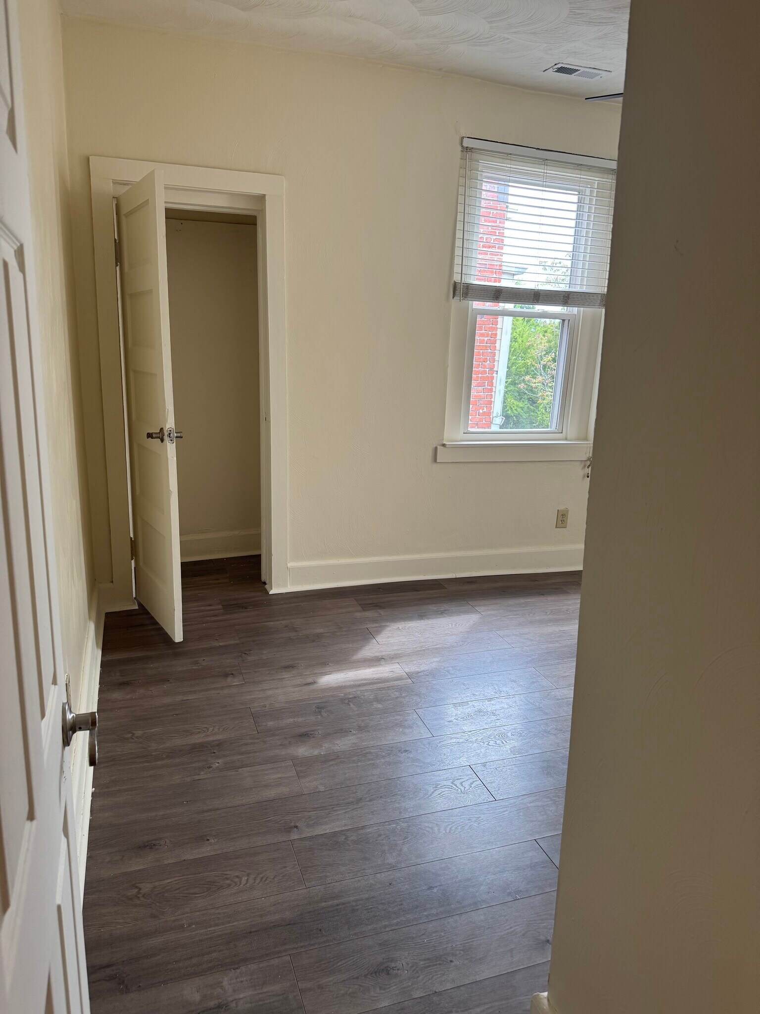 Primary Bedroom Entryway - 535 W 36th St