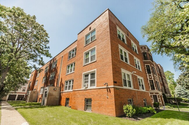 Building Photo - 1143 E 50th St