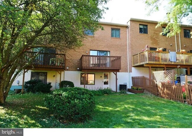 Building Photo - 206 S Snowdon Ct