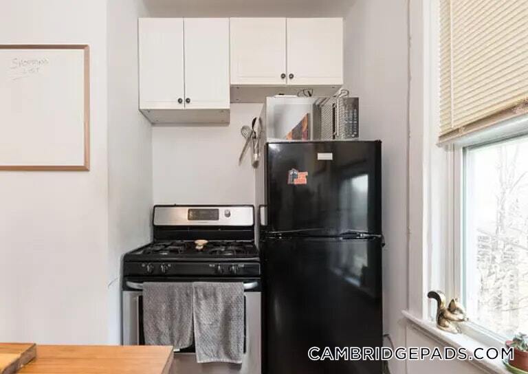 Building Photo - 2 Hampshire Ct