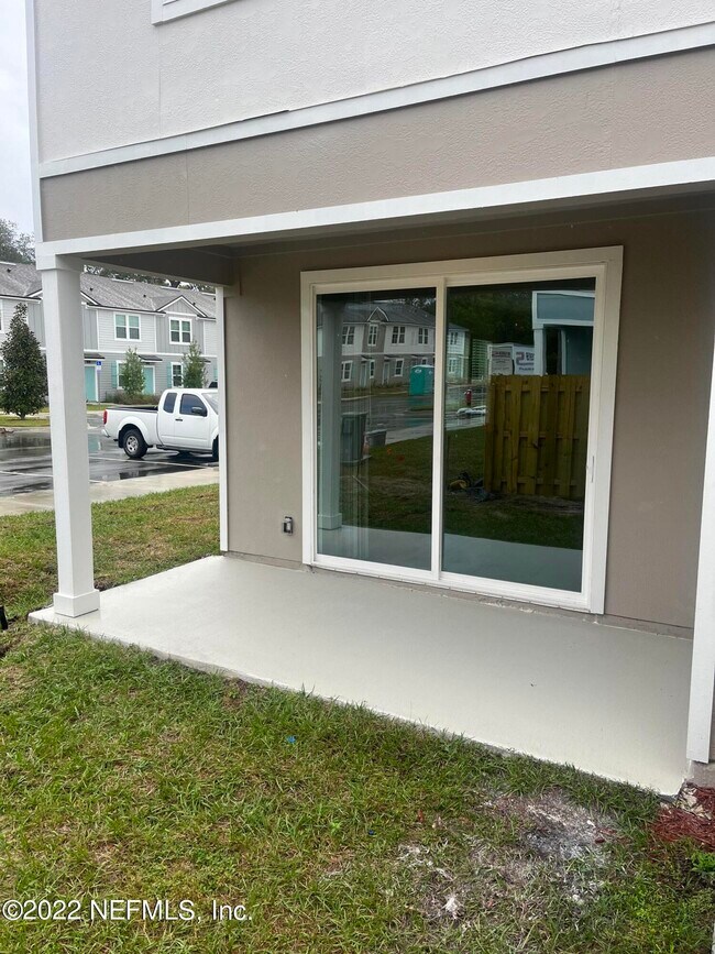 Building Photo - 20 Red House Cir