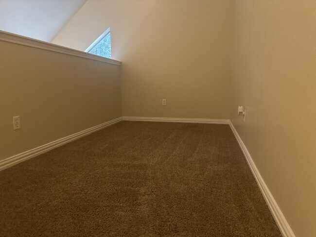 Building Photo - Affordable 1 Bedroom 1 Bathroom Condo with Loft