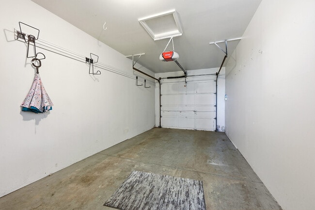 Building Photo - 2710 1/2 W Yale Ave