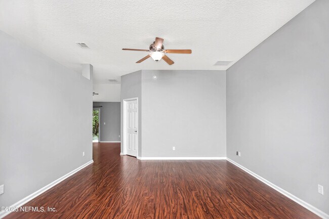 Building Photo - 2167 S Cranbrook Ave