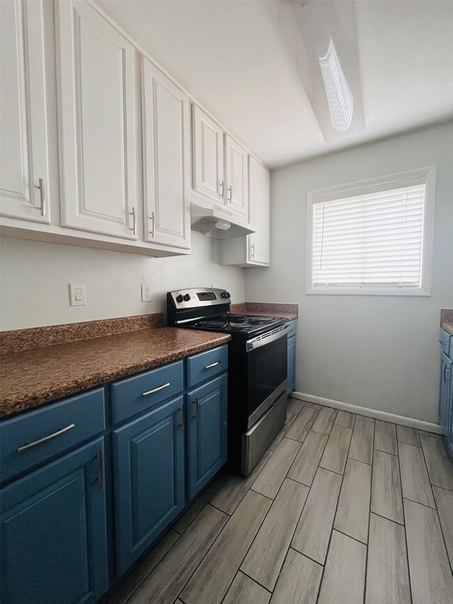 Building Photo - 5123 Del Monte Dr