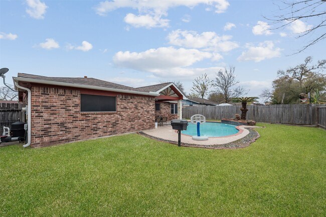 Building Photo - 123 Ballantrae Ln