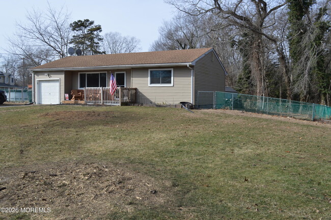 Building Photo - 336 Enterprise Dr